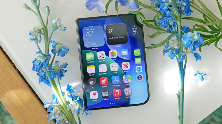 Apple 3400 manatdan başlayan qatlanan iPhone Duo-nu təqdim etdi