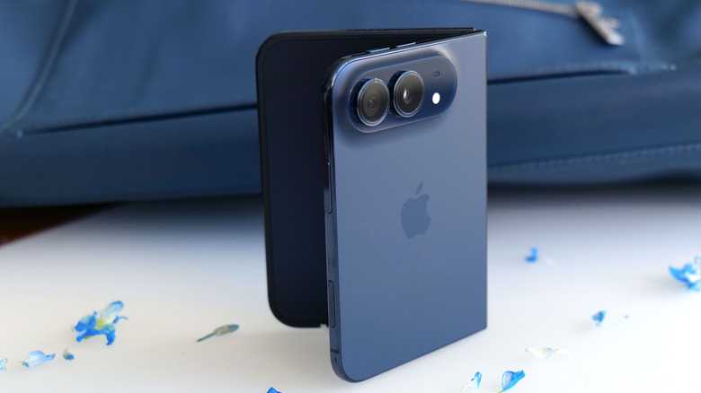 Apple 3400 manatdan başlayan qatlanan iPhone Duo-nu təqdim etdi