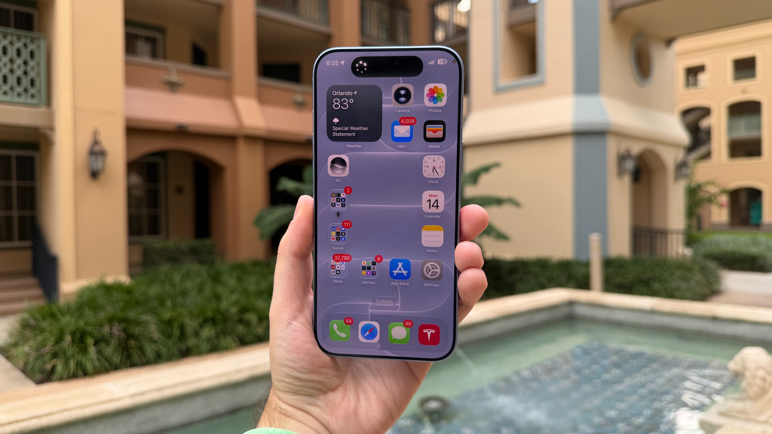 Apple ilk qatlanan iPhone Duo-nun möhkəmliyini necə sınadığını açıqladı