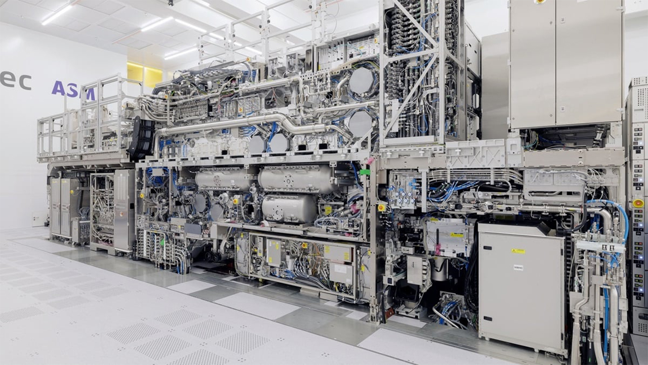 ASML və 3 çip istehsalçısı 6×12 düymlük çip maskasına hazırlaşır
