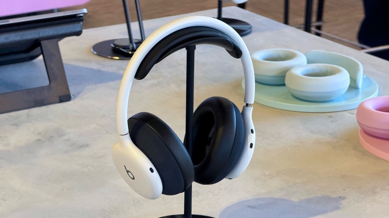 Beats 360 başüstü qulaqlığı təqdim edildi: qiyməti təxminən 590 manatdır