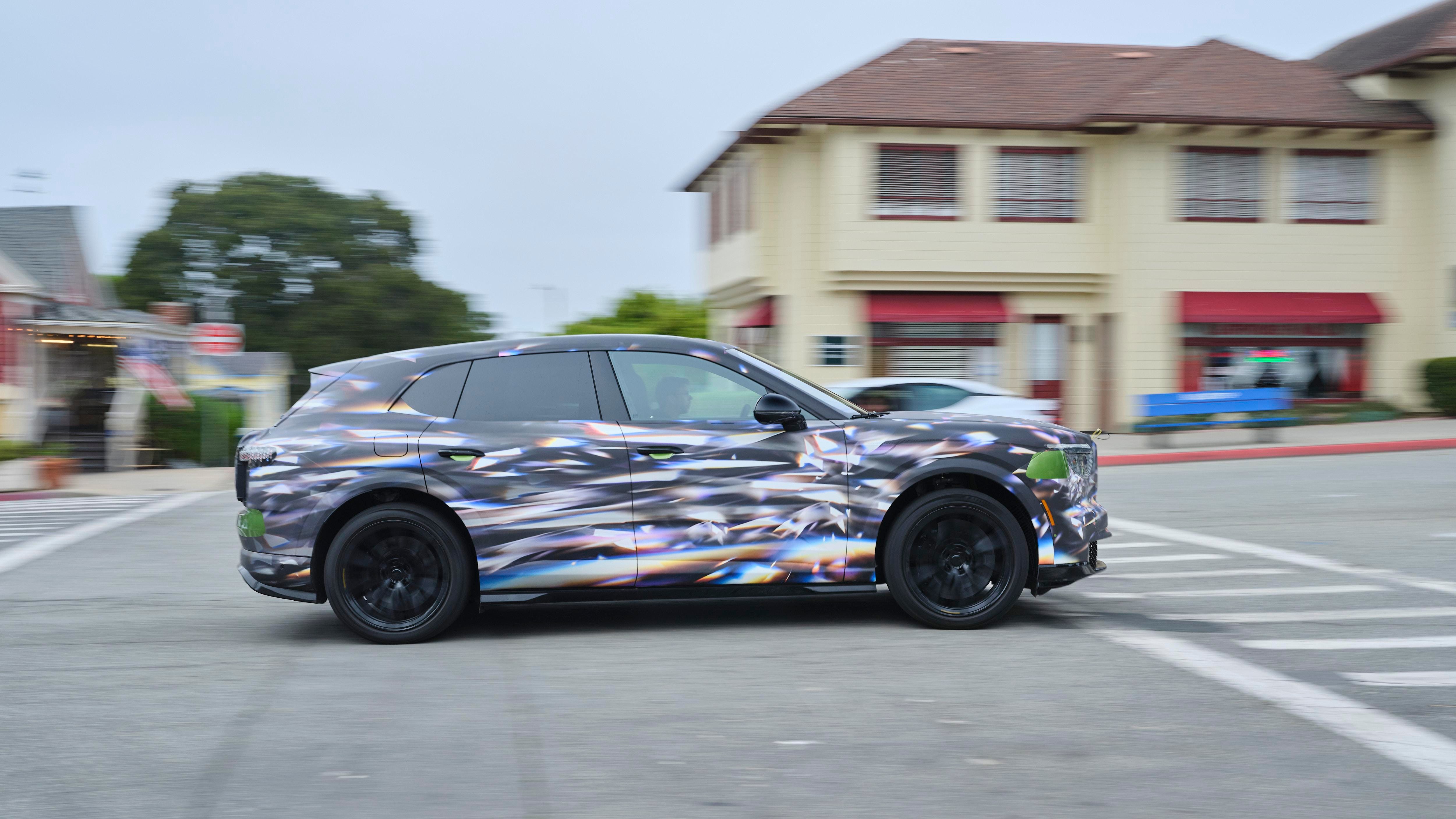 Bentley Torcal adlı ilk elektrik SUV-sini sentyabrın sonunda göstərəcək