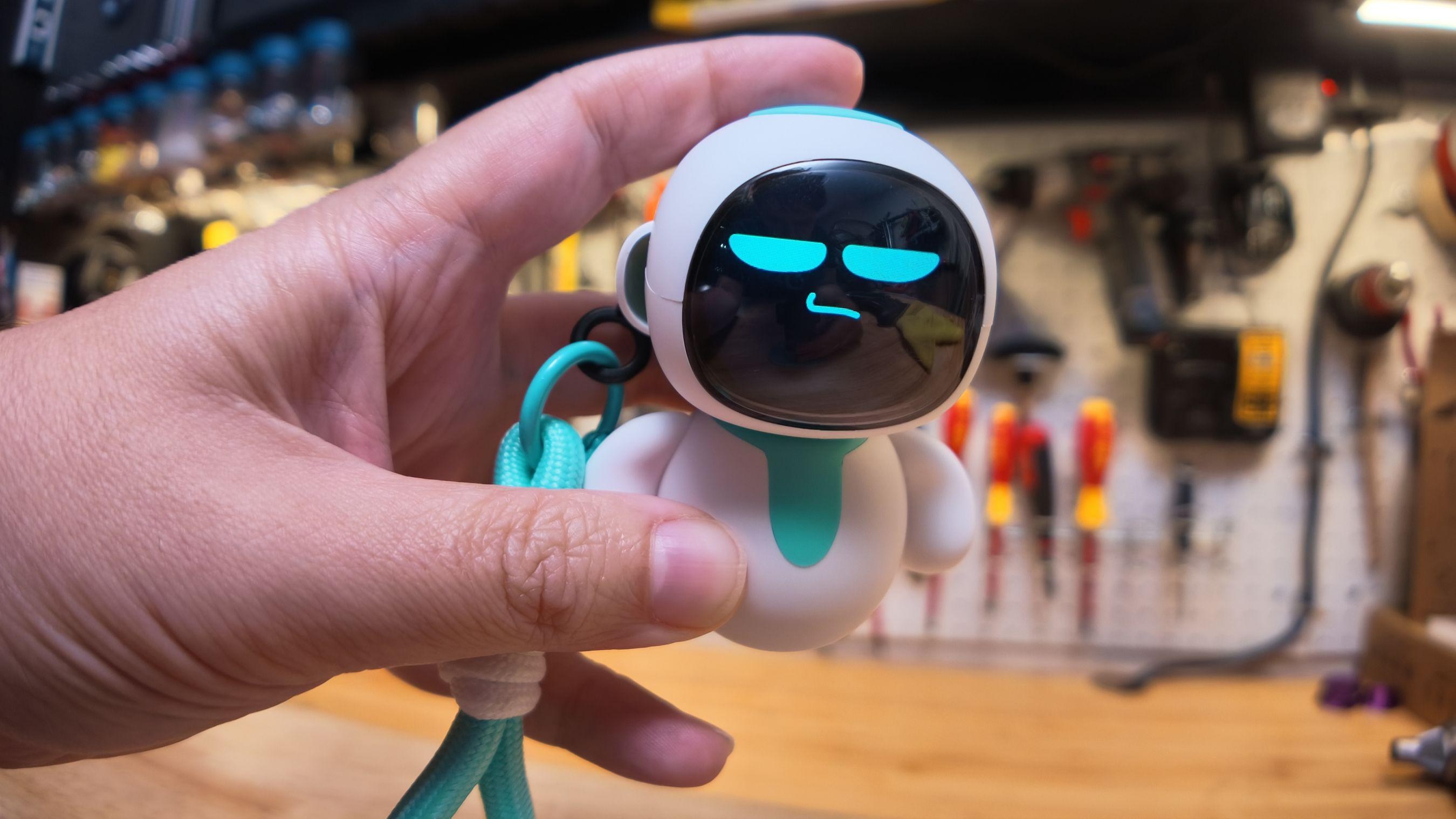 Eiliko robotundakı boşluq 13 milyon söhbəti, 68 000 cihazı riskə atıb