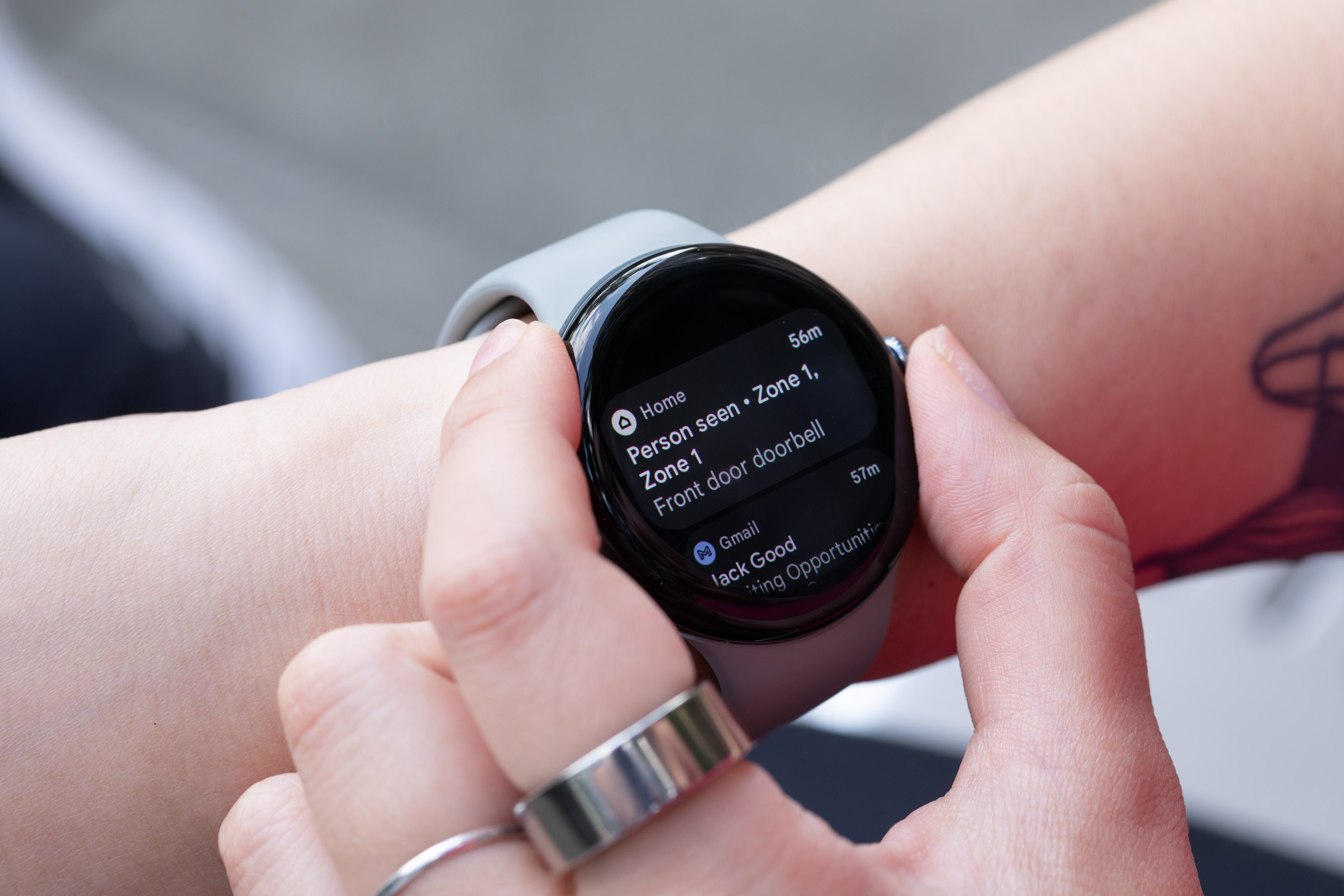 Google 12 dekabrda Pixel Watch 2 və 3-də tarifsiz mobil bağlantını kəsəcək