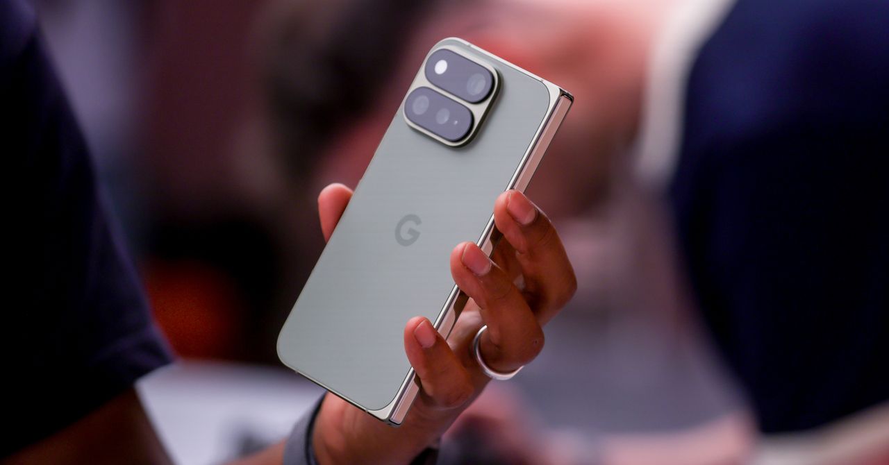 Google Pixel 11 üçün müəssisələrə zəng edən Gemini funksiyasını təqdim etdi