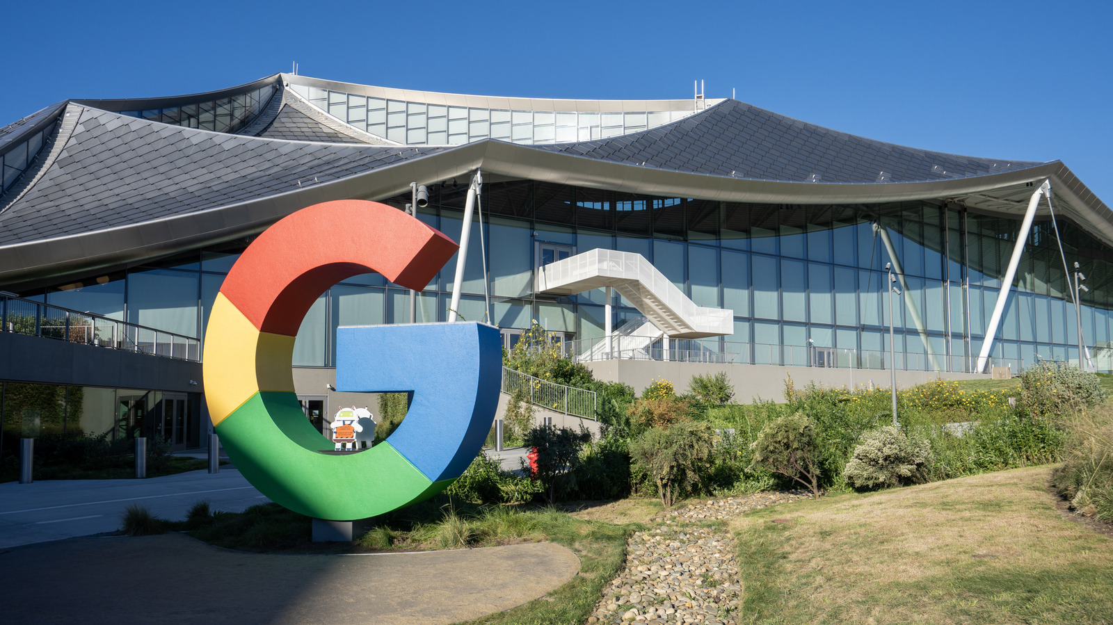 Google-un AI xülasələrinə qarşı 2 antimonopoliya iddiası rədd edildi