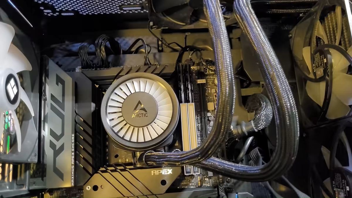Həvəskar noutbuk yaddaşından 300 manata DDR5-7800 masaüstü dəsti hazırladı