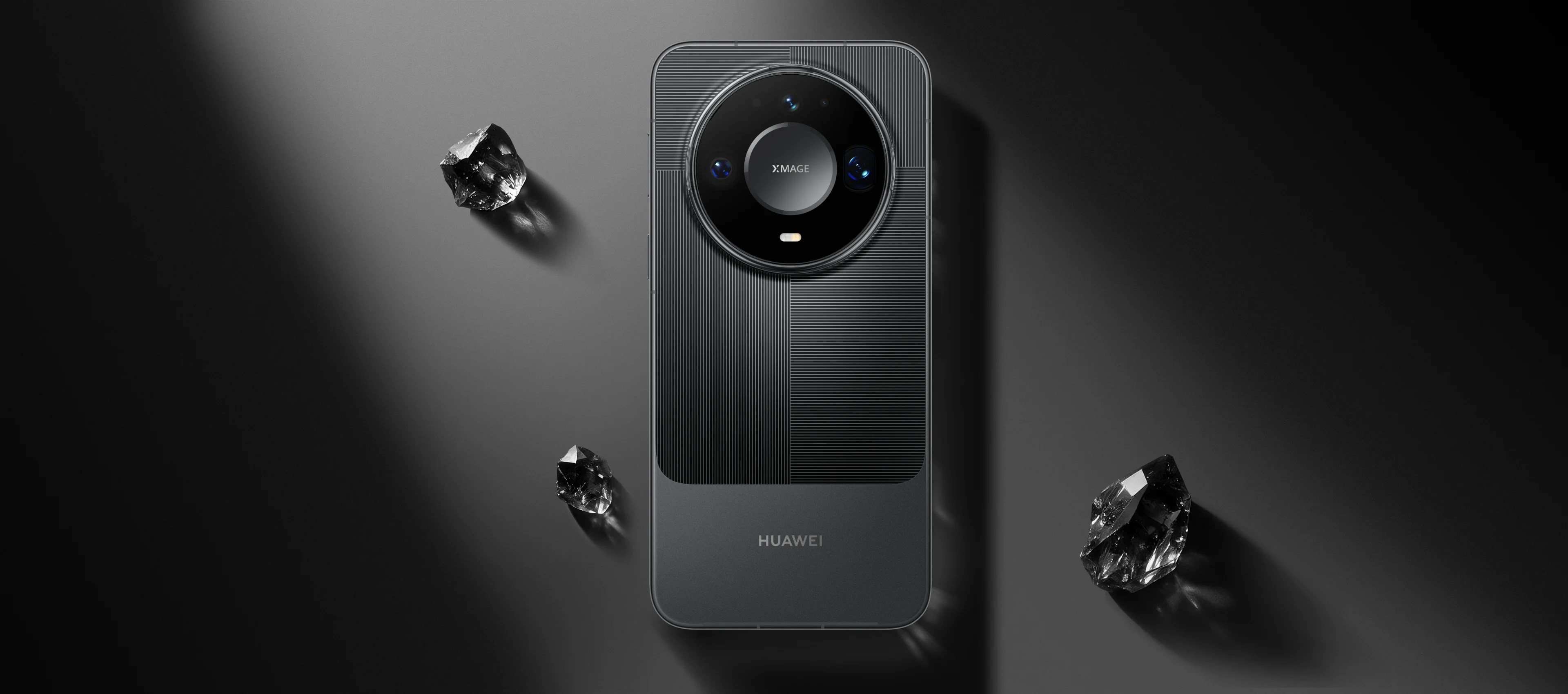 Huawei Mate 90 smartfonlarını və 10x zumlu kamera modulunu təqdim etdi