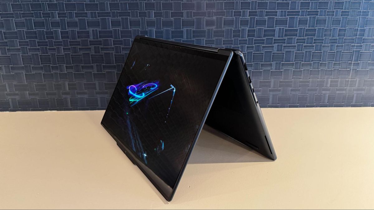 Lenovo RTX Spark çipli ilk 2 Windows 11 noutbukunu təqdim etdi