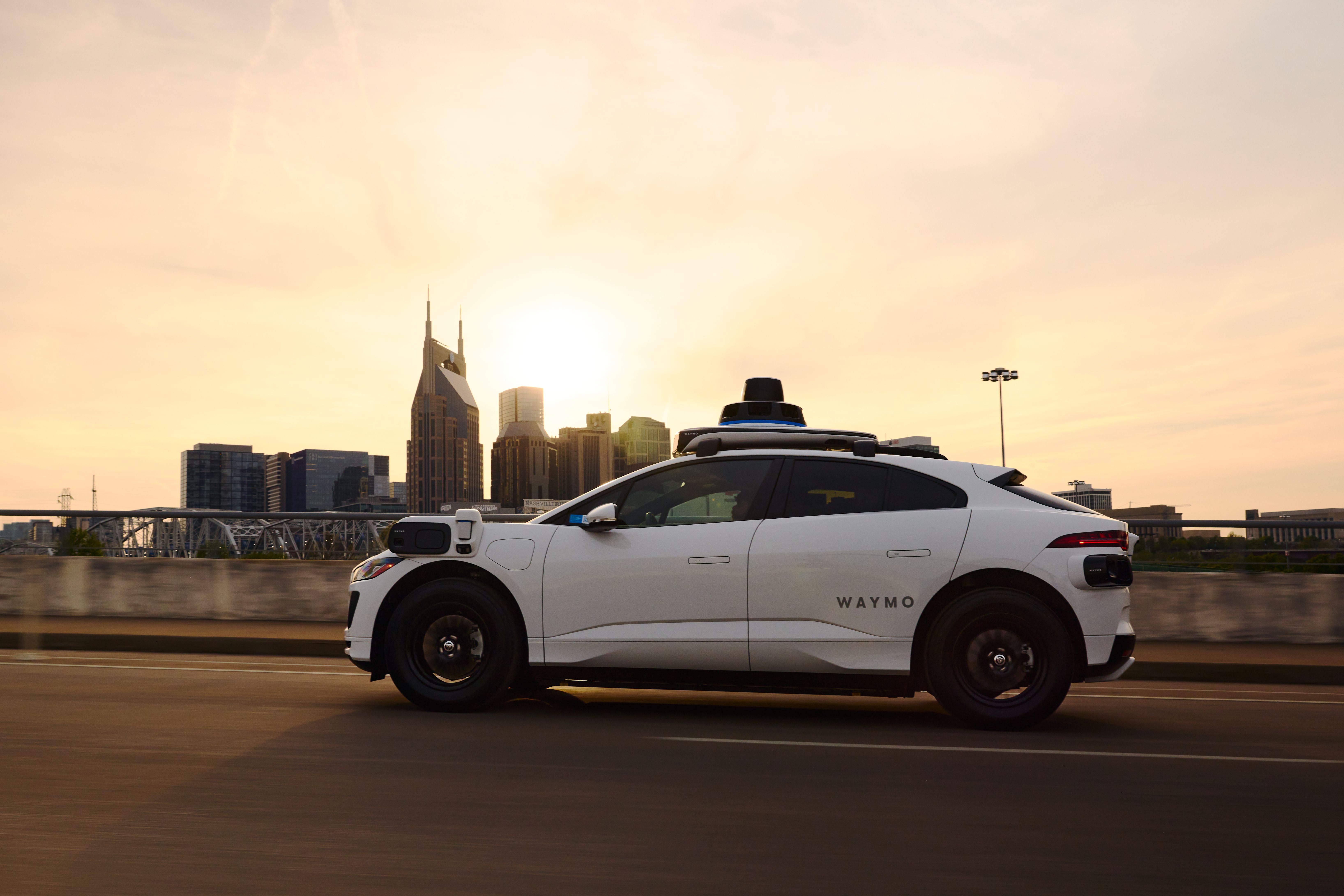 Lyft Nashville-də Waymo robotaksiləri ilə səfər təklif etməyə başladı