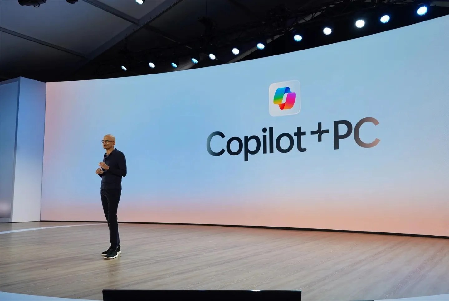 Microsoft yeni Windows noutbuklarında Copilot+ PC adını işlətmir