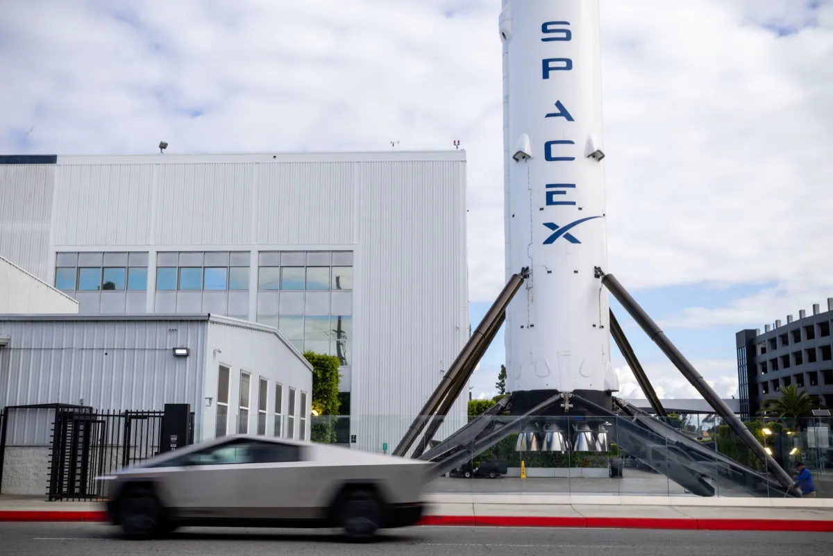 Tesla-SpaceX birləşməsi müzakirədədir: dəyər 3,6 trilyon dolları keçə bilər
