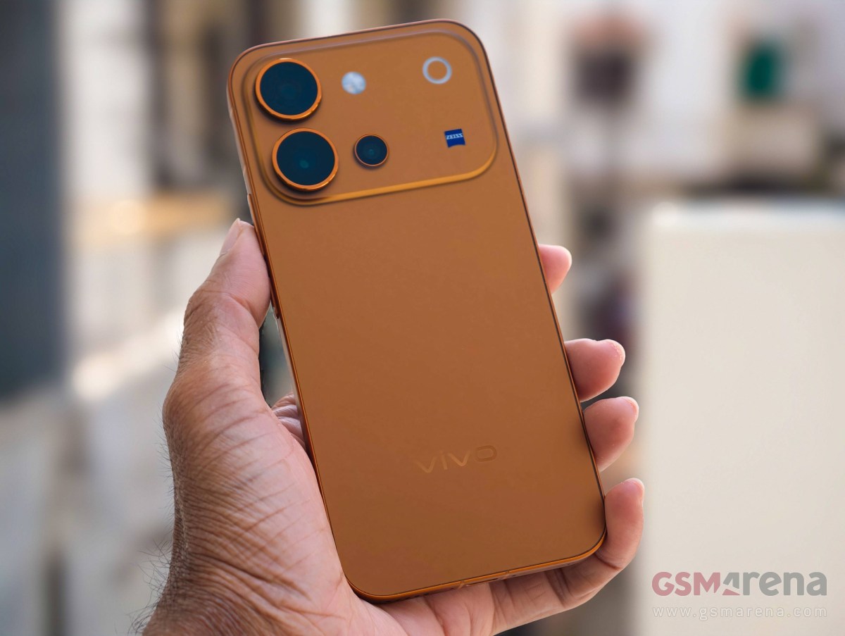 vivo V80 və S2 FE telefonlarını təqdim etdi: V80-də 7200 mAh batareya var