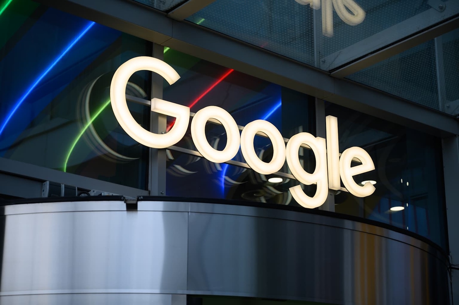 avropadan-coxlu-sayda-sirket-google-dan-umumilikde-12-milyard-avro-tezminat-teleb-edir