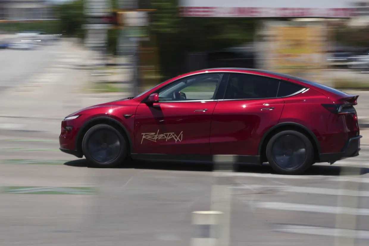 tesla-robotaxi-xidmeti-artiq-abs-dovlet-orqaninin-diqqetini-oz-uzerine-cekib