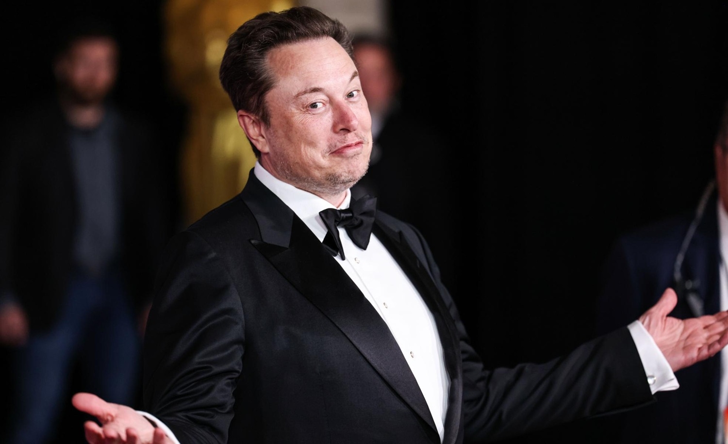 elon-musk-siyasetden-biznese-qayidir