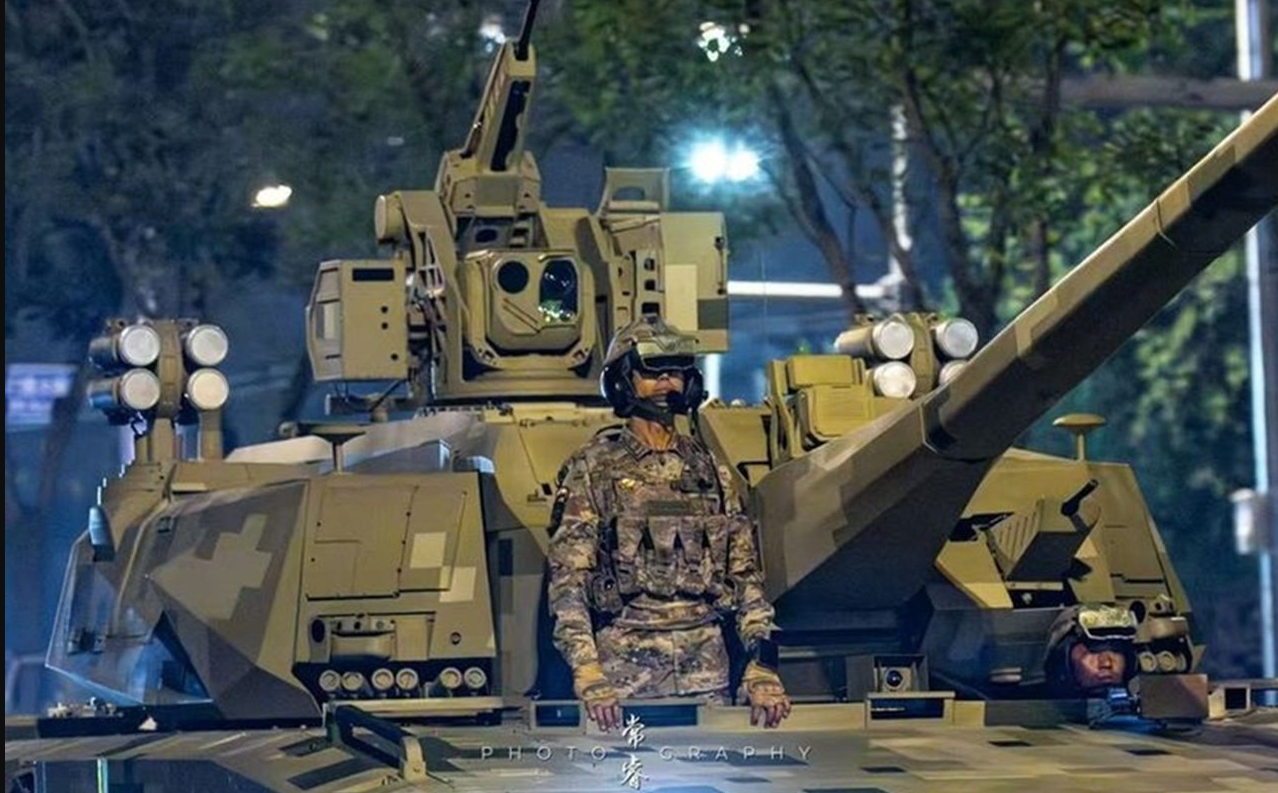 cinliler-tankin-idaresi-ucun-artiq-ar-cihazdan-istifade-edirler-video