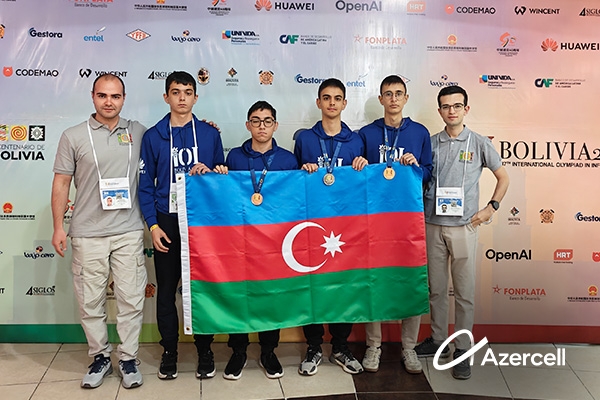 azercell-beynelxalq-informatika-olimpiadasinda-ugur-qazanan-mekteblileri-tebrik-edir