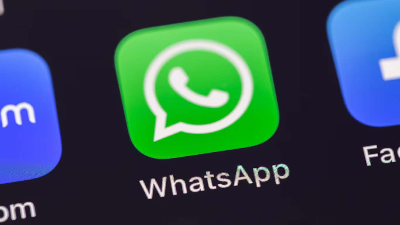whatsapp-da-mesajlarin-suni-zeka-vasitesile-xulasesi-funksiyasi-istifadeye-verilib