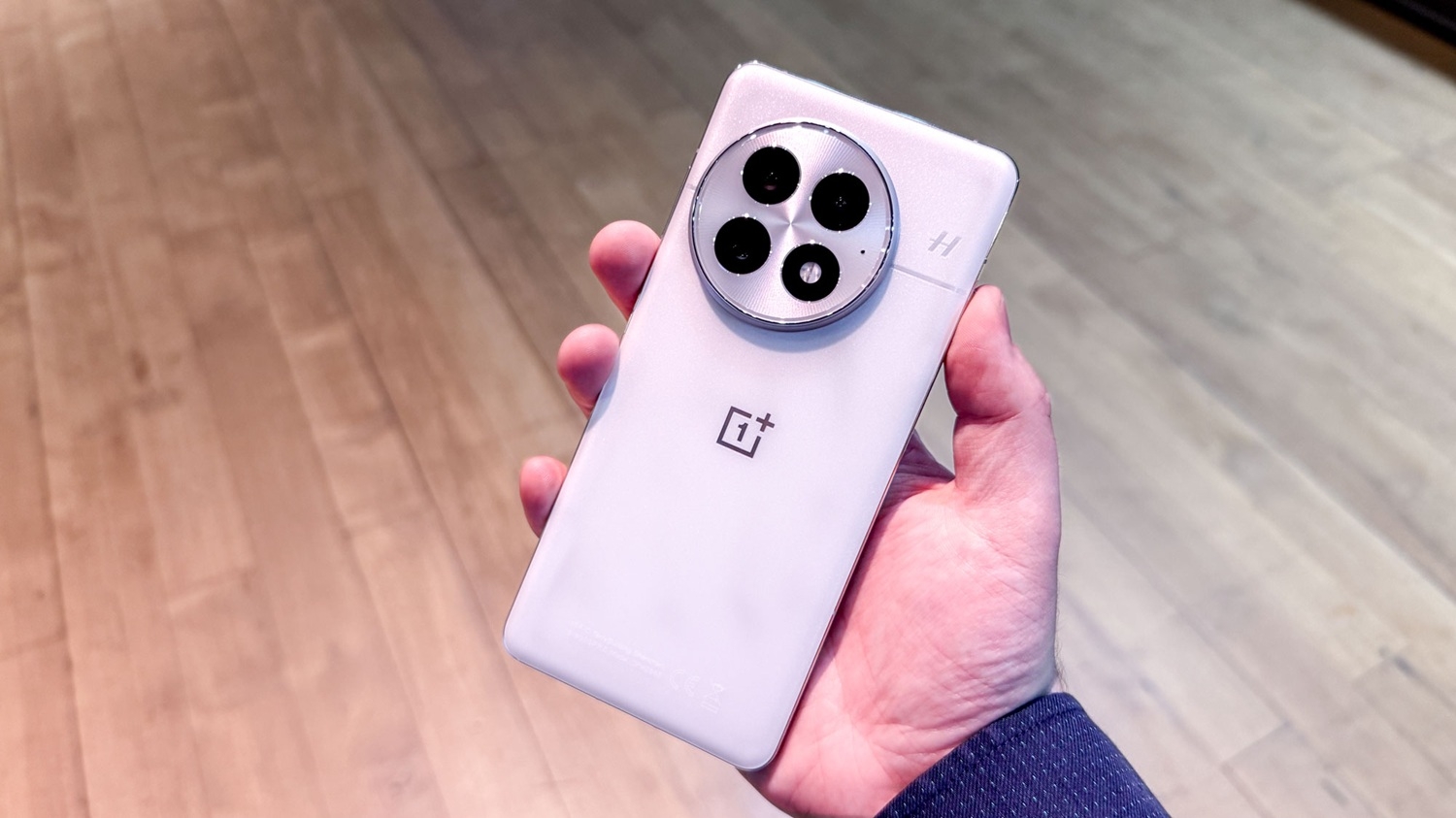 oneplus-gaming-smartfon-seriyasi-uzerinde-calisir