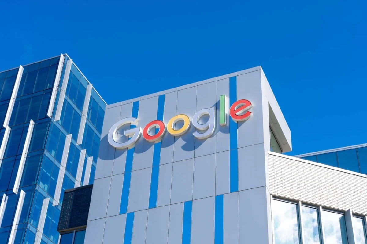 mehkeme-google-un-monopoliyasinin-daha-yumsaq-tedbirlerle-aradan-qaldirilmasini-nezerden-kecirir
