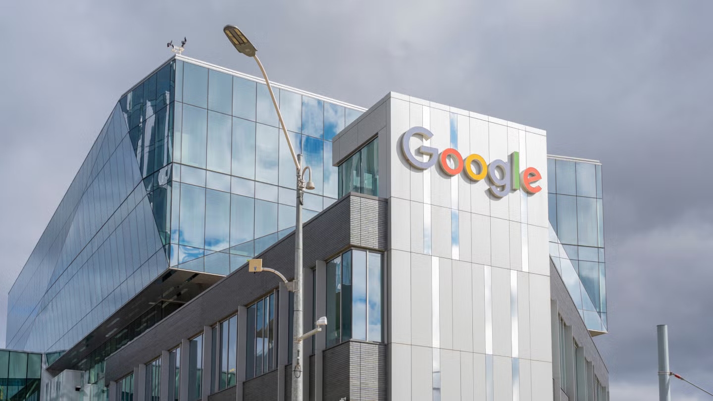 avropa-birliyi-google-sirketini-3-milyard-avroya-yaxin-meblegde-cerimeleyib