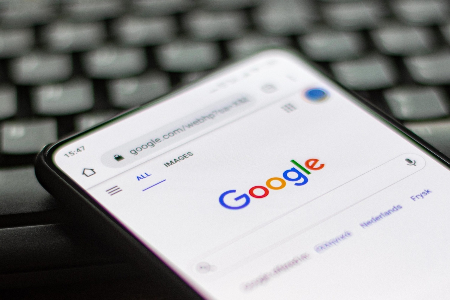 google-search-melumatlari-istifadecinin-ustunluk-verdiyi-menbelerden-vermeyi-oyrienib