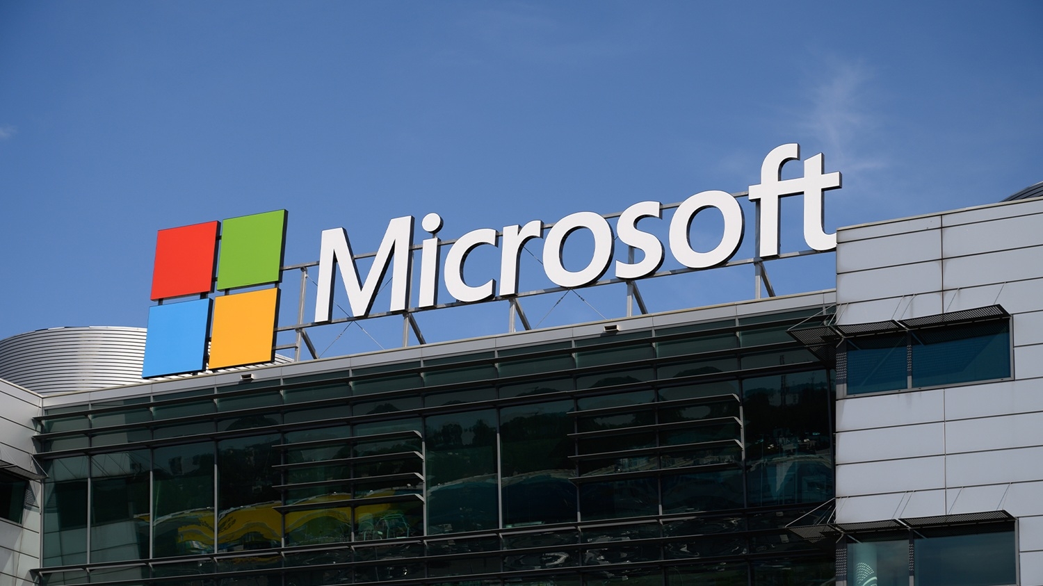 microsoft-un-bazar-deyeri-ilk-defe-4-trilyon-dollari-kecib
