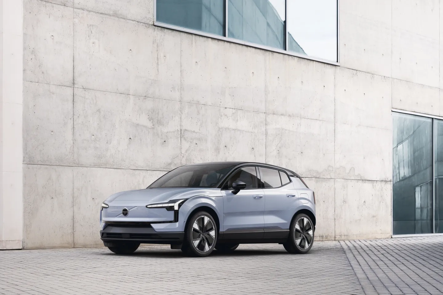volvo-abs-bazari-ucun-elcatan-yeni-elektrikli-avtomobil-teqdim-edecek
