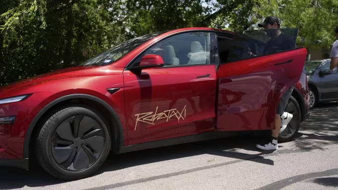 Tesla ABŞ-də nəzarətsiz robotaksi sınaqlarına başladı