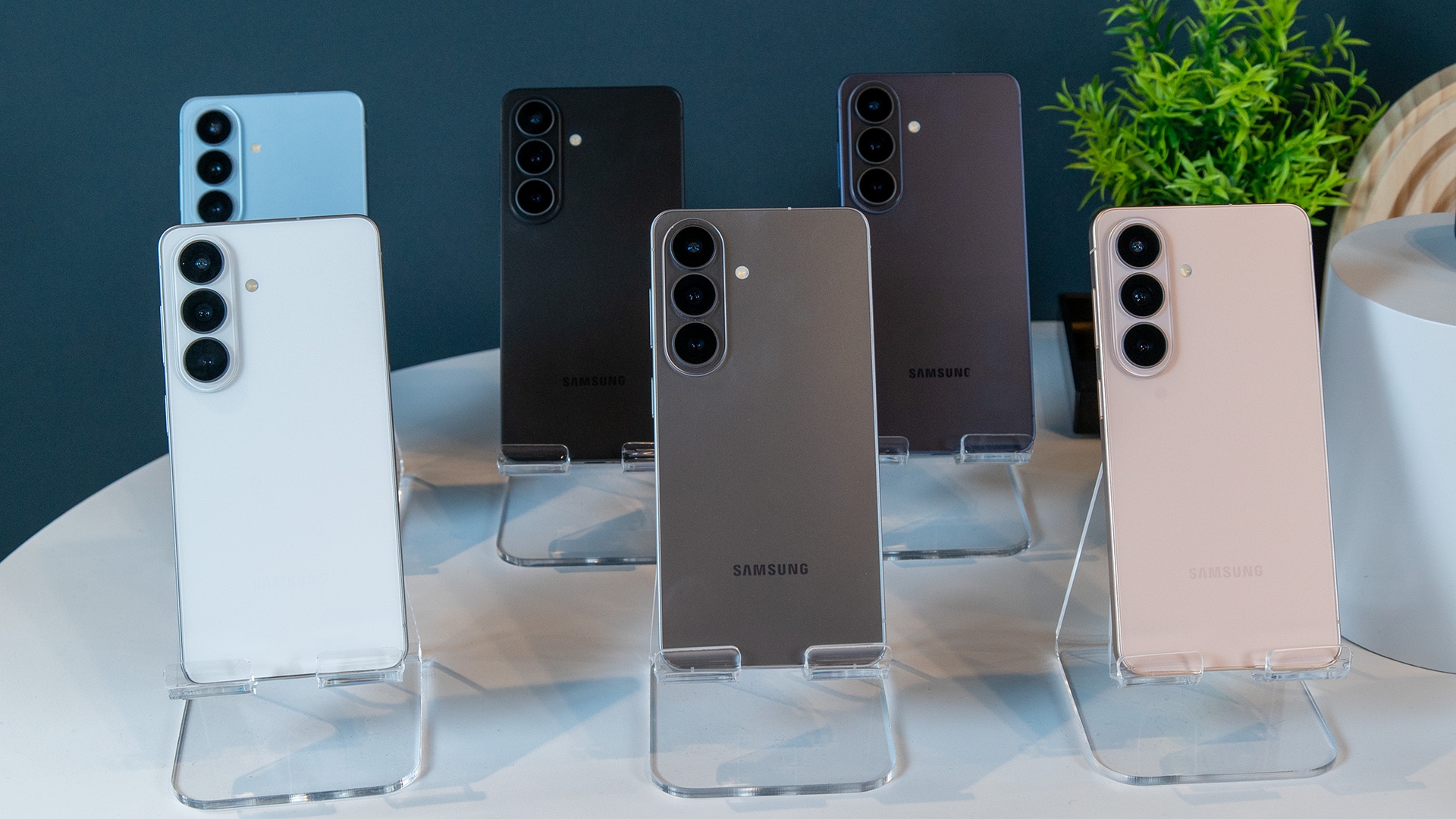 samsung-galaxy-s27-seriyasinda-yeni-pro-modeli-gele-biler