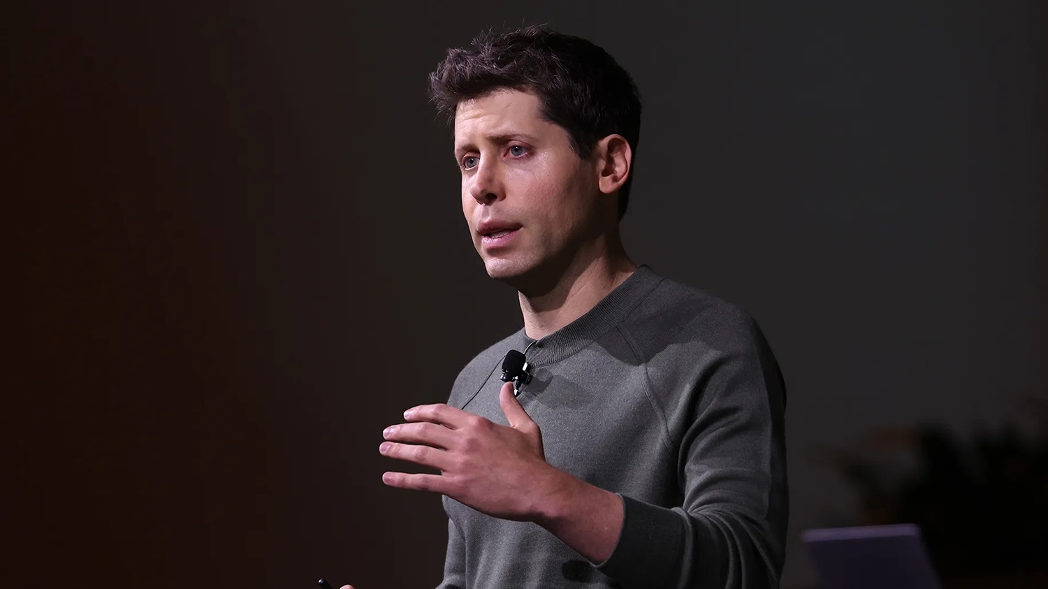 sam-altman-suni-zeka-mehsullari-ucuzlasdiracaq-lakin-berabersizlikden-xilas-etmeyecek