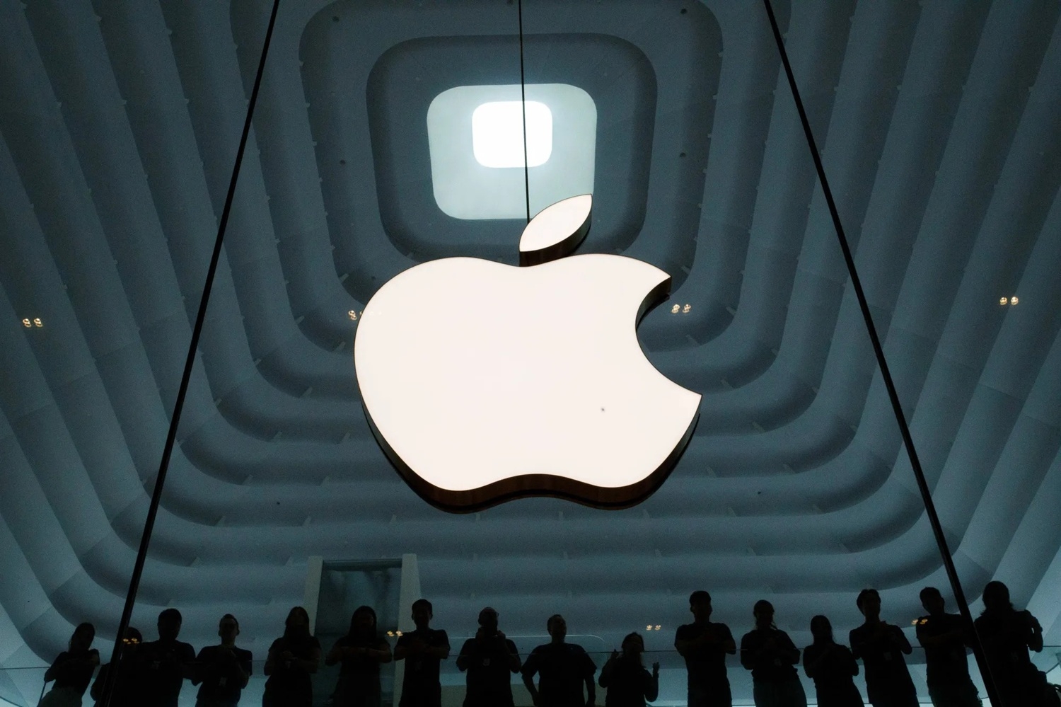 suni-intellekt-mutexessisleri-kutlevi-sekilde-apple-sirketini-terk-edirler