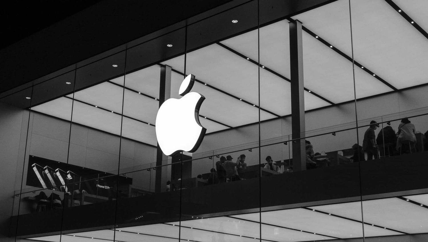 apple-yeniden-dunyanin-en-bahali-brendi-secilib