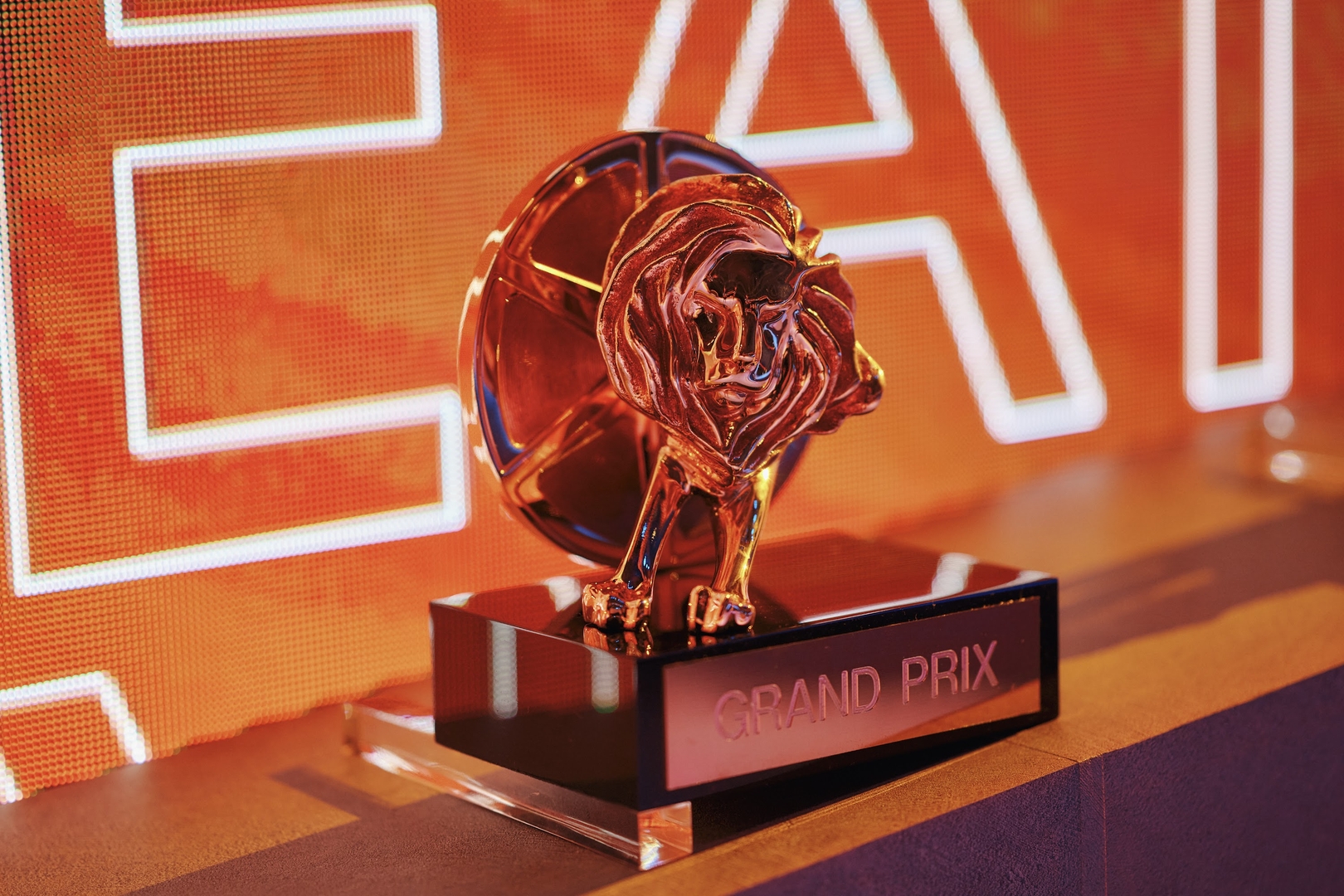 cannes-lionsda-dorduncu-gunun-qalibleri-ile-tanis-oluruq