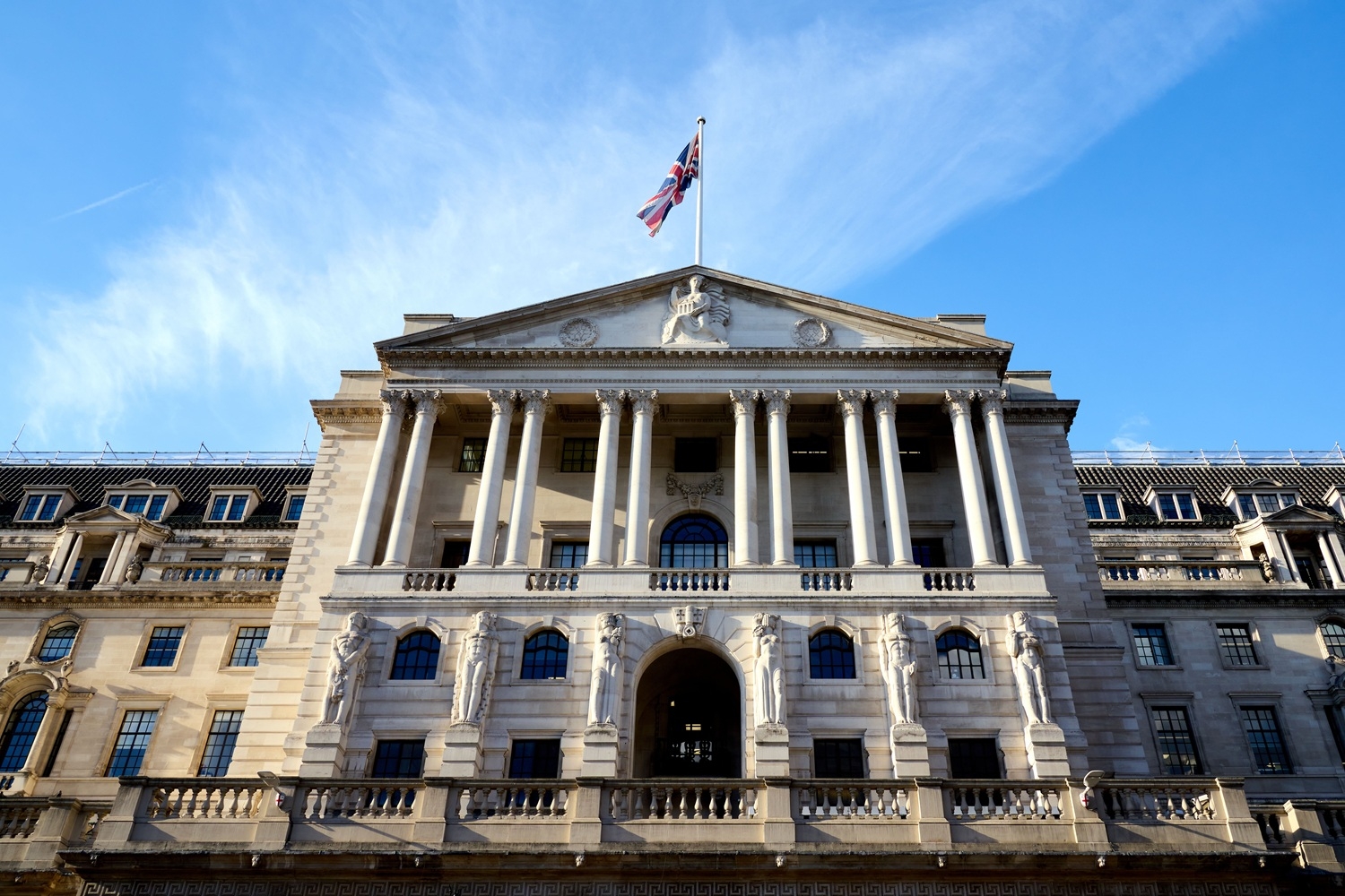 britaniya-banklari-hele-de-60-ci-70-ci-illerin-proqram-teminatlari-vasitesile-calisirlar