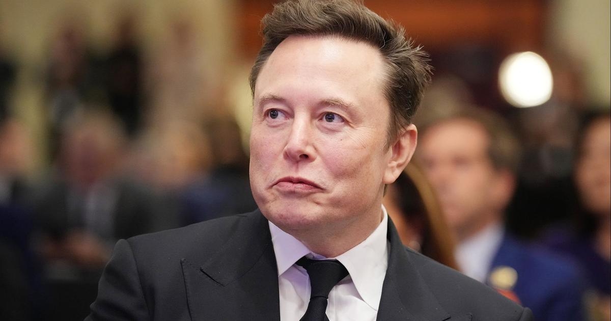 elon-musk-serveti-400-milyard-dollari-kecen-ilk-insan-kimi-adini-tarixe-yazdirib