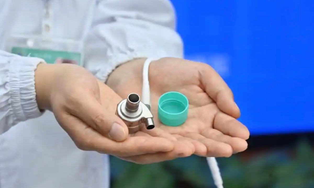 cinde-7-yasli-usaga-dunyanin-en-kicik-suni-ureyi-implant-edilib