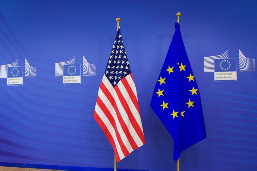 donald-trump-avropa-mallarina-50-gomruk-rusumunun-tetbiqini-9-iyula-kimi-texire-salib