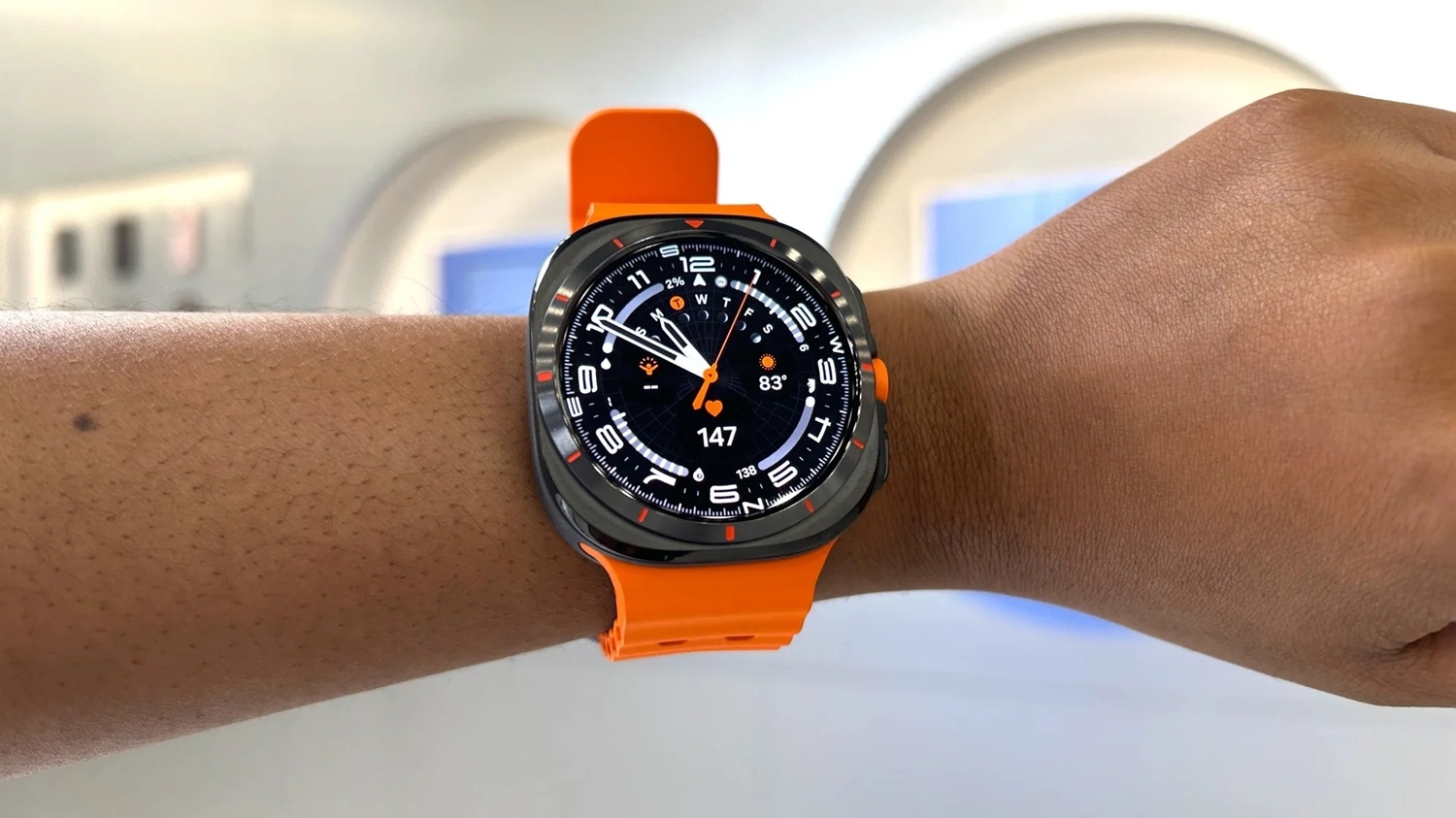 samsung-galaxy-watch-in-bezi-funksiyalari-odenisli-olacaq