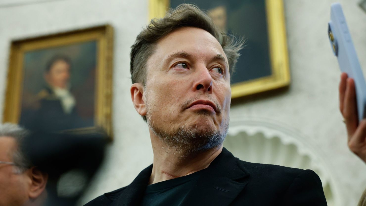 elon-musk-ag-evdeki-vezifesinden-ayrilib