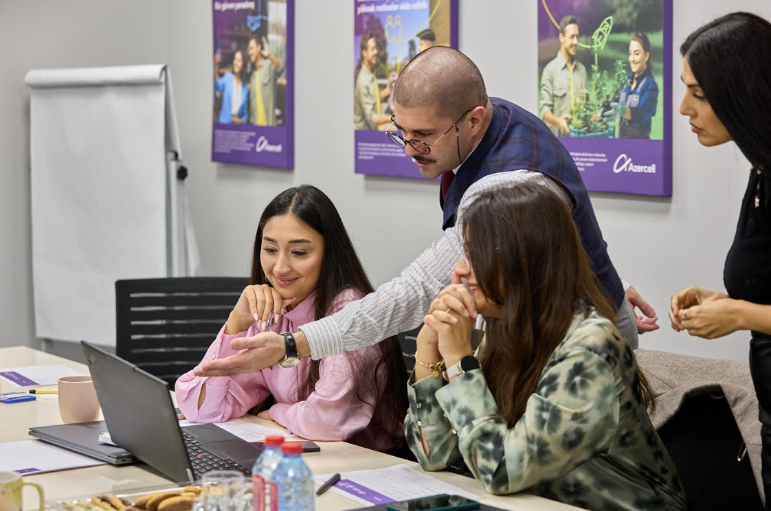 azercell-telekom-mmc-qadinlarin-desteyine-yonelmis-tesebbuslerini-davam-etdirir