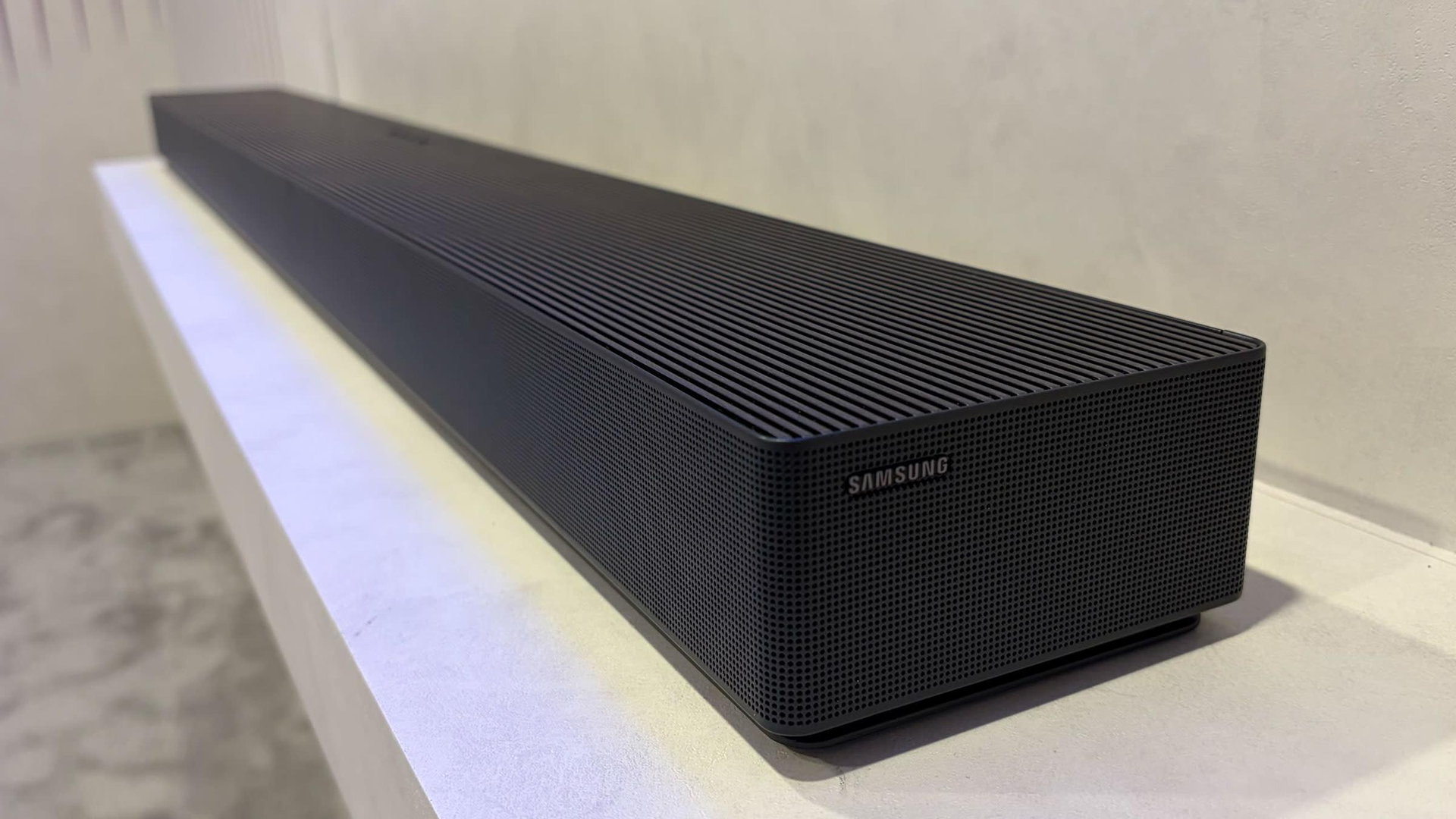 samsung-hw-qs90h-teqdim-olundu