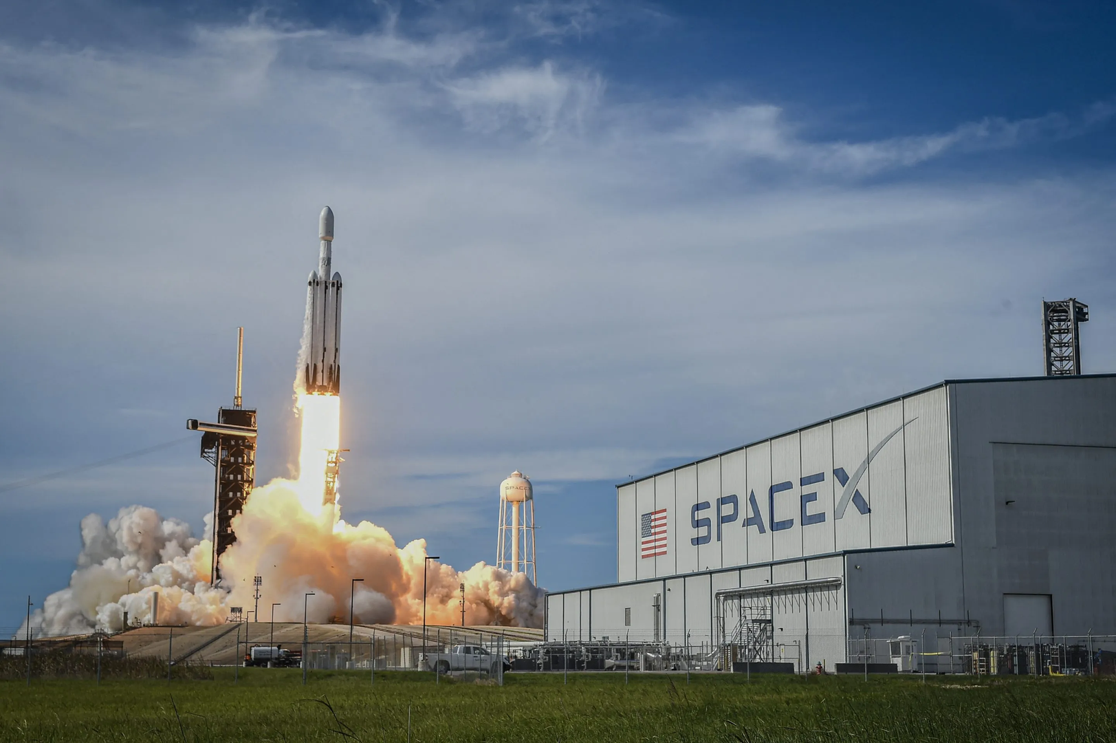 spacex-gozlenilenden-tez-birjaya-cixir