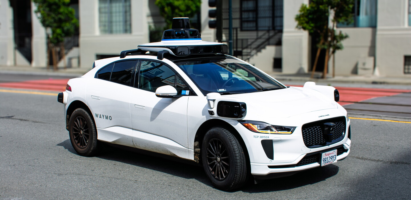 google-un-waymo-sirketi-kohne-batareyalari-enerji-anbarina-cevirir