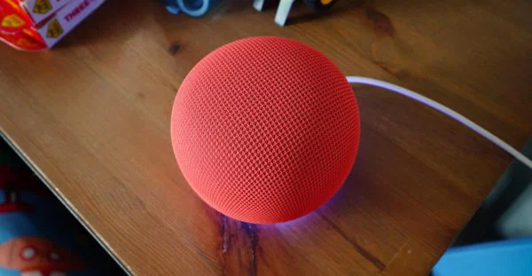 google-un-yeni-home-speaker-modeli-guclu-ses-ve-gemini-inteqrasiyasi-ile-diqqet-cekir