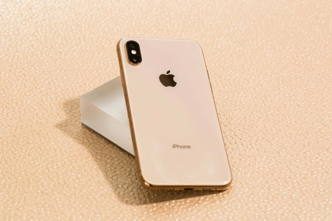 iphone-xs-smartfonu-vintaj-cihazlar-siyahisina-daxil-edilib