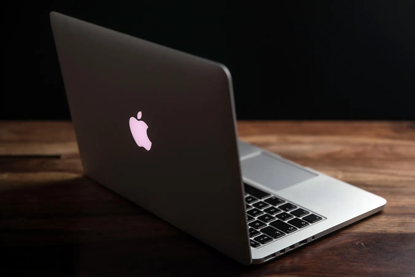 apple-iphone-prosessoru-vasitesile-calisacaq-ucuz-macbook-uzerinde-calisir
