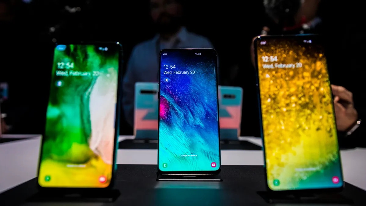 samsung-smartfonlar-ucun-daha-az-enerji-serfiyyatina-sahib-yeni-nesil-oled-ekranlar-uzerinde-calisir