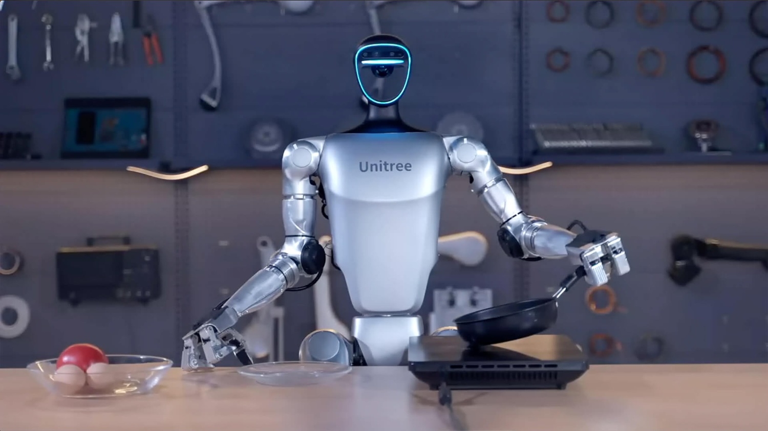 unitree-robotlari-bir-nece-ilden-sonra-smartfonlarin-yigilmasinda-insanlari-evez-ede-bilecekler